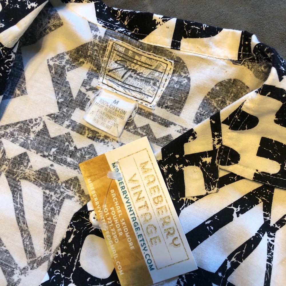 Body button up - Picture 3 of 3